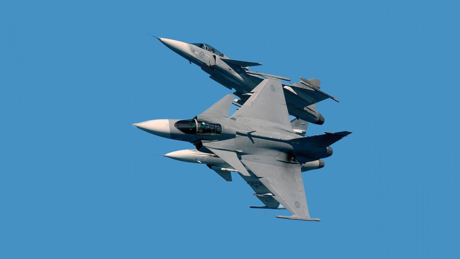 “铁血战士”——车手面对困难与挑战的奋战瞬间,铁血战士机车